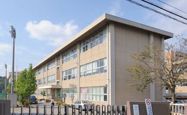 周辺環境　【小学校】豊郷中央小学校まで2334ｍ