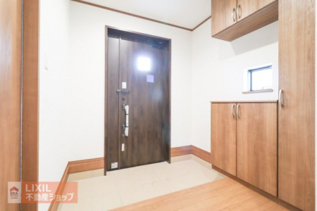 ���ց@�y���ցz���n�����ʐ^�B��������D�����̌������閾�邢���ւ����Ƒ��◈�q�����o�}���B�L�����\���������܂��B