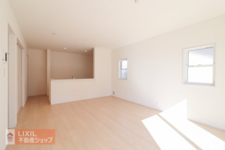 @yrO_CjOzƑc̋Ԃ͑傫Ŗ邭ʂ̗ǂKȋԂƂȂĂ܂B