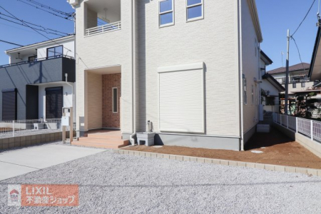 @yhƐݔznʐ^BPKrOɂ͉J̋ɂ𗧂hƃVb^[Ă܂B