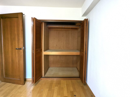[@-