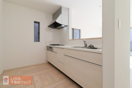 �L�b�`���@�y�L�b�`���z�Ζʎ��L�b�`���J�E���^�[�ł��q�l�̗l�q�����Ȃ��痿�����o���܂��B�X���C�h���[�ő傫�Ȓ����������N���N���[��