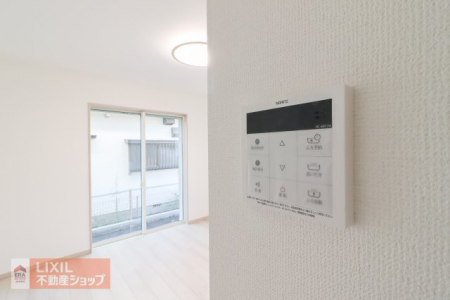 @yݔznʐ^BXCb`tŉxNNłB