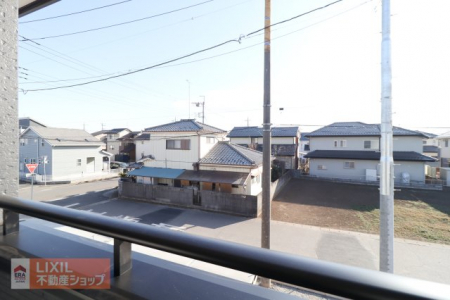 ���̑��@�y��������̒��]�z���n�����ʐ^�B�o���R�j�[����̌i�F�B�\���ȊԊu���m�ۂ���Ă���܂��B