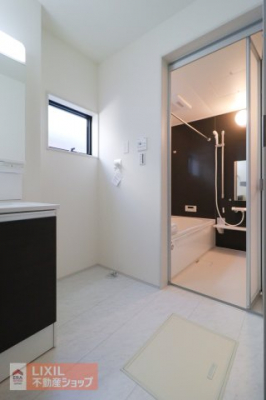 �@�y�E�ߏ��z���n�����ʐ^�B���ʒE�ߏ��͂������Ƃ����X�y�[�X�Ŏg���₷���ł��B