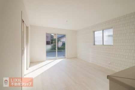 rO@yrOzLXƂrO͑炽̌Ă܂BƑW܂Ԃł疾邳ƁAg͑؂łBL܂̂ŉƋ̔zu₷łˁB