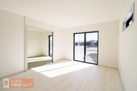 rO@yrOLXƂrO͑炽̌Ă܂BƑW܂Ԃł疾邳ƁAg͑؂łBL܂̂ŉƋ̔zu₷łˁB