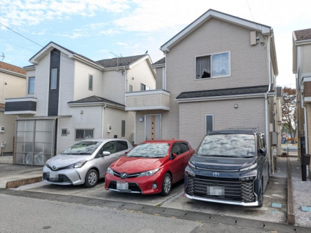 nOώʐ^@VvŖʂ̂ȂꂽfUCłBՓIȃX^CbVŁAZłO邱ƂȂOς͂łB񒓎ԏ3\I