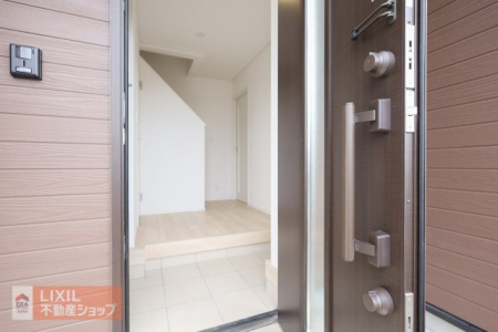 �@�y�h�Ɛݔ��z���n�����ʐ^�B�Q�d�ň��S�̃_�u�����b�N�B