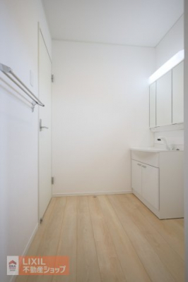 �@�y�E�ߏ��z���n�����ʐ^�B���ʒE�ߏ��͂������Ƃ����X�y�[�X�Ŏg���₷���ł��B