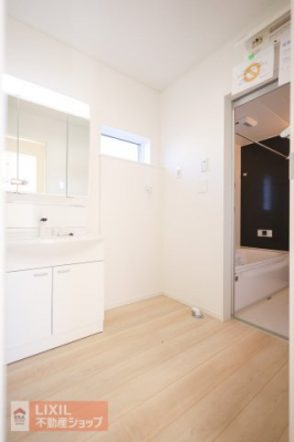 ���ʑ�E���ʏ��@�y�����O�ʉ��ϑ�z�O�ʋ��Ō���������̂Őg�����Ȃ݂̓o�b�`���ł��B���̗��͎��[�ƂȂ��Ă�����ʑ�܂����X�b�L�����܂��B�V�����[���������Ă�������₨�|���ɕ֗��ł��B