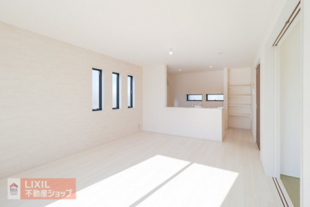 @yrO_CjOzƑc̋Ԃ͑傫Ŗ邭ʂ̗ǂKȋԂƂȂĂ܂B