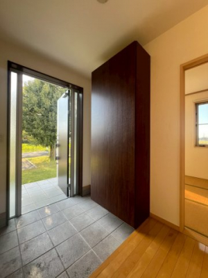 ց@VvŖO̗ȂfUČցBǖʎ[ɂ邱ƂőS̓IɂƂۂłB