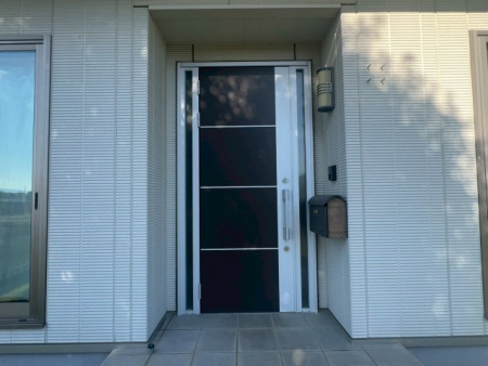 ̑@փhA2JɌ݂_ubNōhƐ𔭊܂B