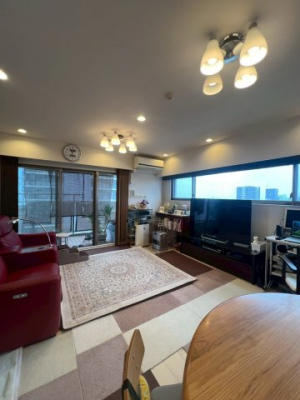 ���r���O�@�y���r���O�z���邭���ʂ��̗ǂ�LDK�B�L�b�`������̒��߂��ƂĂ��L�X�Ƃ��Ă��܂��B