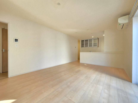 �@�y���r���O�_�C�j���O�z