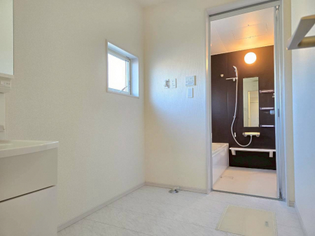 �@�y�����h���[�X�y�[�X�z