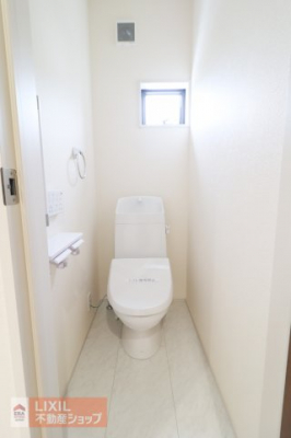 �g�C���@�y�g�C���z���n�����ʐ^�B�������g�[�֍��t���B���������Ă���̌��Ɗ��C���ł���悤�ɂȂ��Ă��܂��B�Q�K�ɂ��g�C�����������܂��B