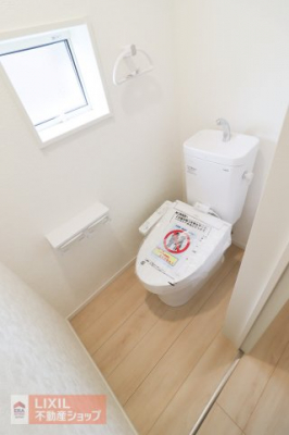 �g�C���@�y�g�C���^���n�����ʐ^�z�������@�\�ƒg�[�֍��@�\����������g�C���B�֊�{�͉̂��ꂪ�t�����ɂ����\�ʎd�グ�����H����Ă��܂��B�^�I�������O���W���Őݒu�ςł��B