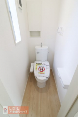 �g�C���@�y�g�C���z���n�����ʐ^�B�������g�[�֍��t���B���������Ă���̌��Ɗ��C���ł���悤�ɂȂ��Ă��܂��B�Q�K�ɂ��g�C�����������܂��B