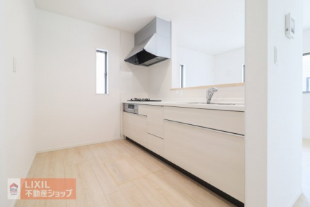 �L�b�`���@�y�L�b�`���z�Ζʎ��L�b�`���J�E���^�[�ł��q�l�̗l�q�����Ȃ��痿�����o���܂��B�X���C�h���[�ő傫�Ȓ����������N���N���[��