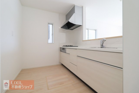 �L�b�`���@�y�L�b�`���z�Ζʎ��L�b�`���J�E���^�[�ł��q�l�̗l�q�����Ȃ��痿�����o���܂��B�X���C�h���[�ő傫�Ȓ����������N���N���[��