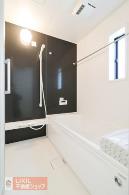 �����@�y�����^���n�����ʐ^�z��؃T�C�Y�̗����ł��̂ŁA�������Ƃ��낰�܂��B�����g�[�����@���W���d�l�Őݒu�ςł��̂ŁA�J�̓��͐��󕨂̊����ɁA�������͒g�[�Ƃ��āA�����p���������܂��B