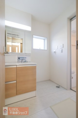 �@�y�����h���[�X�y�[�X�^���n�����ʐ^�z�����A�E�ߏ�A���ʑ�Ƃ̓����ɔz�����������h���[���[���ł��B�J�̓��͗����̊����@�\���g���ƉƎ��̌������オ�邱�Ƃł��傤�B