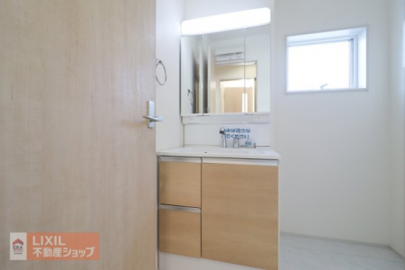 ���ʑ�E���ʏ��@�y�������ʉ��ϑ�^���n�����ʐ^�z�O�ʋ��^�C�v�̓Ɨ����ʑ�ł��B���̗��͎��[�ɂȂ��Ă���A���Ƒ��̊F�l�ŕ֗��ɗ��p���������܂��B�����̎��[�́A���p�i�����[����̂Ƀs�b�^���ł��B