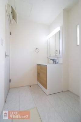 �@�y�E�ߏ��z���n�����ʐ^�B���ʒE�ߏ��͂������Ƃ����X�y�[�X�Ŏg���₷���ł��B