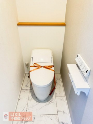 �g�C���@�y�g�C���z���n�����ʐ^�B�������g�[�֍��t���B���������Ă���̌��Ɗ��C���ł���悤�ɂȂ��Ă��܂��B�Q�K�ɂ��g�C�����������܂��B