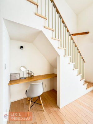 ���̑����ρ@�K�i�����J�E���^�[�t�̃��[�N�X�y�[�X�Ƃ��ėL�����p���Ă��܂��B