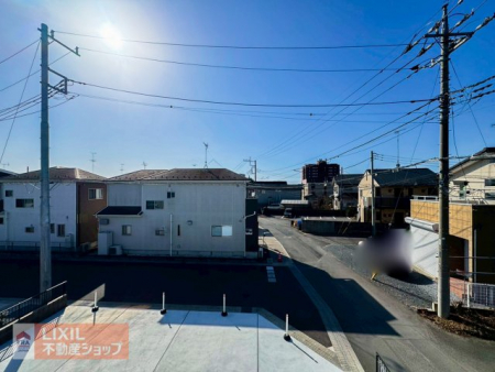 ���̑��@�y��������̒��]�z���n�����ʐ^�B�o���R�j�[����̌i�F�B�\���ȊԊu���m�ۂ���Ă���܂��B