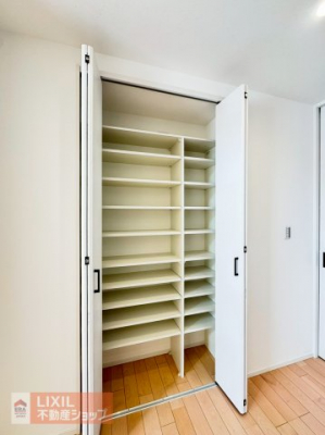 ���[�@LDK�ɂ����[���t���Ă��܂��B