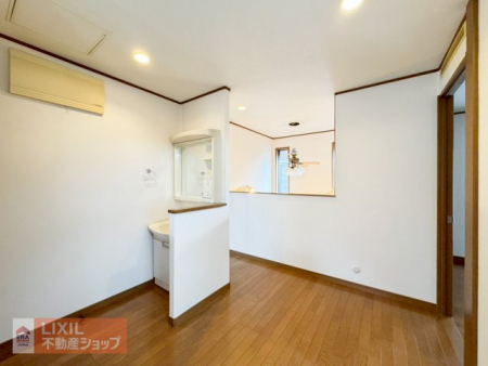 ���̑����ρ@2�K�ɂ��Z�J���h���ʑ�t���ƂȂ��Ă���A���Ƒ����������ƒ�ɂ͊������ł��ˁB