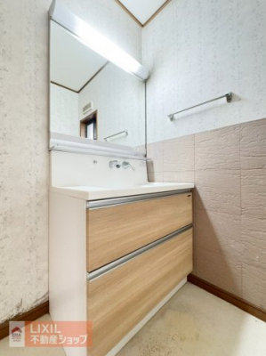 ���ʑ�E���ʏ��@�L�߂̐��ʉ��ϑ�ł��B