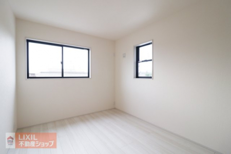 �Q���@�y�Q���z2�K6.5���̐Q���B������Ŗ��邢�������ƂȂ��Ă���A�_�u���x�b�h���u����̂ł��v�w�̐Q���Ƀs�b�^���ł��B