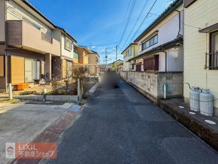 ���̑��@�y�O�ʓ��H�^���n�ʐ^�z����A���n�Ń}�C�J�[�̒��Ԋ��o�����m���߂ɂȂ��Ă��������B