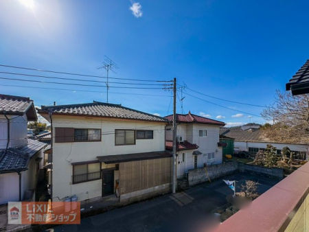 ���̑��@�y��������̒��]�^���n�ʐ^�z�o���R�j�[����̌i�F�ł��B�����̒ʂ�A�אڂ��������Ƃ̊Ԋu���Ƃ�Ă���A�������肪�ǍD�Ȃ��Ƃ�������܂��B���ۂɌ��n�ő̊����Ă��������B