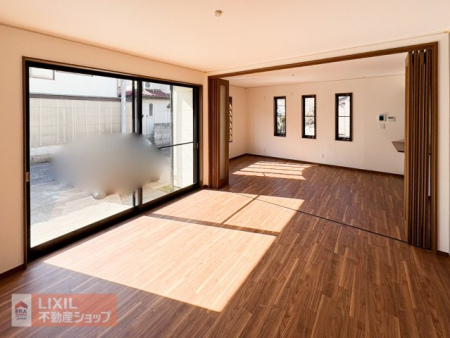 ���r���O�@�y���r���O�^���n�ʐ^�z���邢�������̓��郊�r���O�͉Ƒ��c���̏ꏊ�ɂ̓s�b�^���ł��B�Ƌ�������Ă���Ƃ肪����L���ł��B