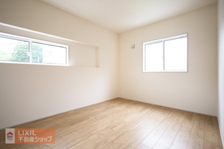 �Q���@�y�Q���z2�K5.25���̐Q���B������Ŗ��邢�������ƂȂ��Ă���A�_�u���x�b�h���u����̂ł��v�w�̐Q���Ƀs�b�^���ł��B
