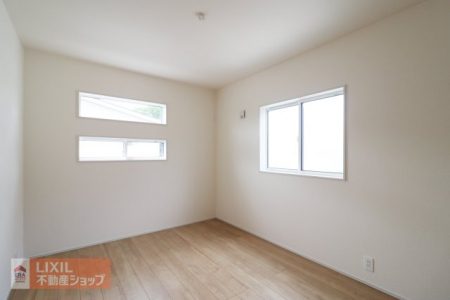 �Q���@�y�Q���z2�K5.46���̐Q���B2�ʍ̌��Ŗ��邢�������ƂȂ��Ă���A�_�u���x�b�h���u����̂ł��v�w�̐Q���Ƀs�b�^���ł��B