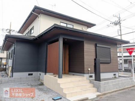 ���n�O�ώʐ^�@�y�O�ρz���n�����ʐ^�B���s���̂���|�[�`�Ƀ��_���ȐF�����̊O�ǂ������������o