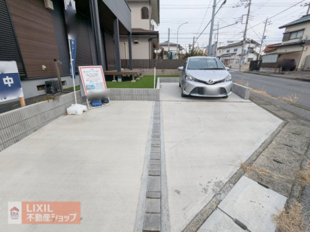 �@�y���ԃX�y�[�X�z���n�����ʐ^�B�������Ƃ������ԃX�y�[�X�͓h��������Ă���̂ŉJ�̓������S�B�Ԏ�ɂ���Ă�3�䂨���܂��I