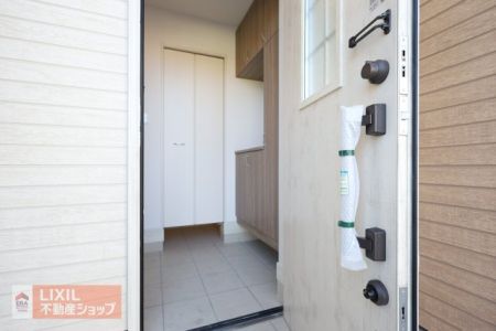 �@�y�h�Ɛݔ��z���n�����ʐ^�B�Q�d�ň��S�̃_�u�����b�N�B