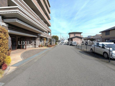 ���̑��@�O�ʓ��H�͂���2�䂷��Ⴆ��L���ŕ����U���[�g������܂��B