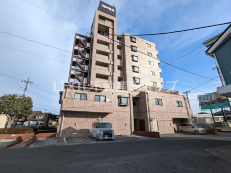 ���n�O�ώʐ^�@�I�[�g���b�N�V�X�e���ŋ��Z�҂̈��S�ƃv���C�o�V�[���m�ہI�h�ƃJ�������ݒu����Ă���h�Ɩʂ����S�ł���