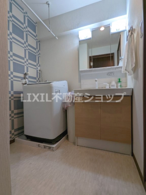 �@�E�ߎ��ɂ͖h�L�E�������\���̃G�R�J���b�g��ݒu�B