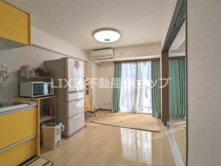 ���r���O�@�t���A�R�[�e�B���O���ꂽ�������ς����o�B�����Y��ł���