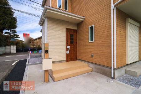 �@�y���փG���g�����X�z�������Ƃ������ցB���s���̂���|�[�`�ŉJ�̓����]�T�������ĊJ���߂ł��Ĉ��S�ł��B